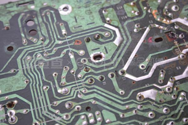 主板信息軌道上的無線電部件 計算機信息技術開發的前沿探索