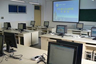 五月花勞動職業(yè)技能培訓(xùn)學(xué)校 信息工程系實(shí)訓(xùn)室中的計(jì)算機(jī)信息技術(shù)開發(fā)培訓(xùn)